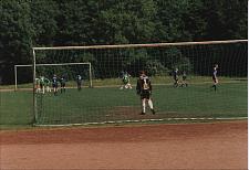 Das Foto zeigt Fußballspieler auf der Bezirkssportanlage Findorff