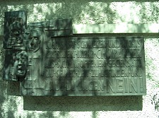 Das Foto zeigt die Gedenkstätte für das KZ Missler