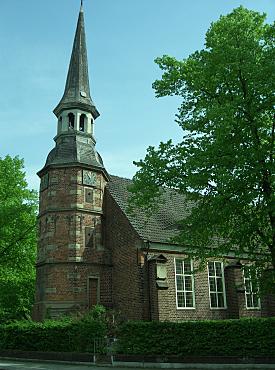 Der Turm der Waller Kirche steht heute unter Denkmalschutz
