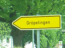 Auf dem Foto sieht man das Schild: Hier geht's nach Gröpelingen