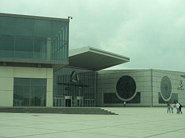 Auf dem Gelände der AG Weser befindet sich heute das Shopping-Center Waterfront
